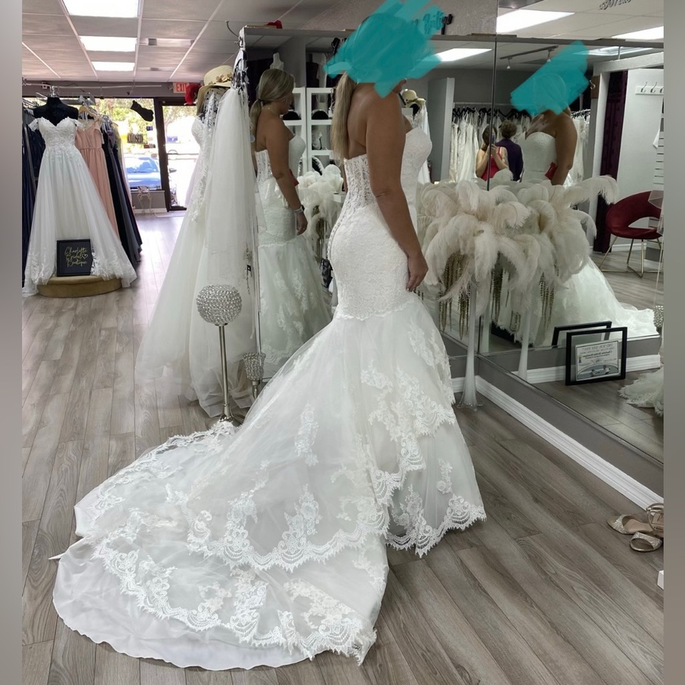 Sweetheart neckline wedding dress - Picture 3 of 4